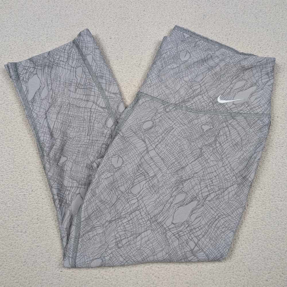 Nike Leggings Women's Small Gray Dri-Fit One Legendary Pants Capri Yoga Gym Run